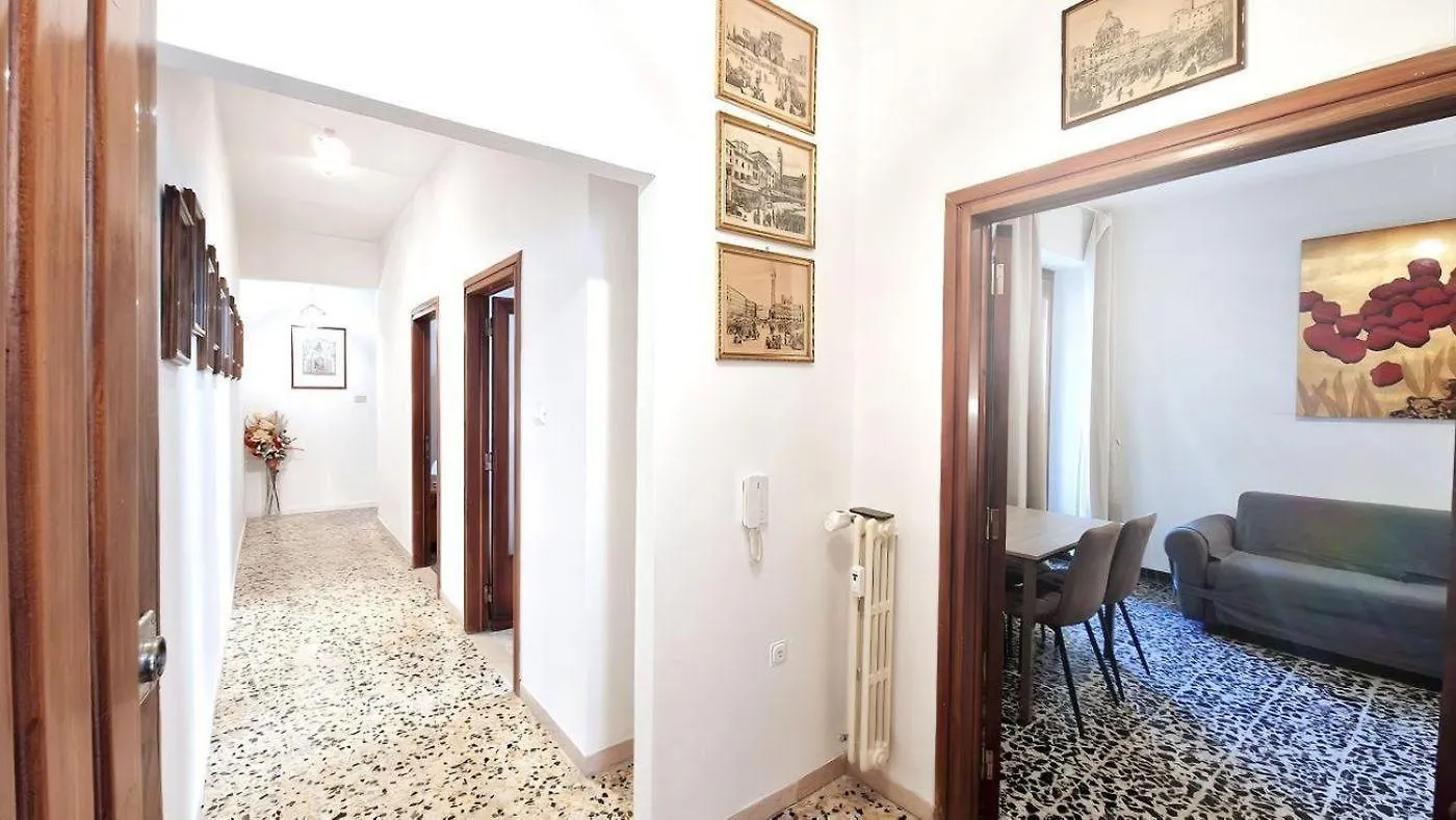 Nuovo-Grazioso-Appartamento-Nel-Cuore-Di-Siena